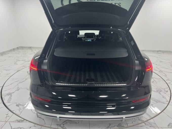 2025 Audi E-tron