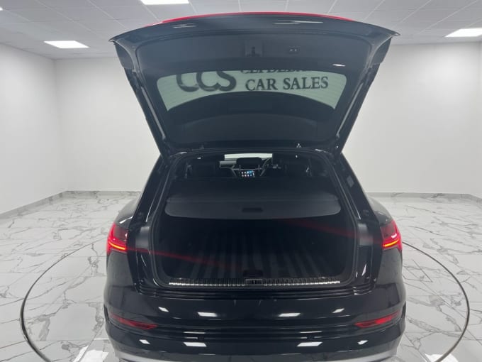 2025 Audi E-tron