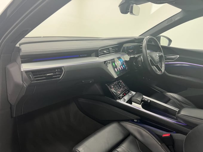 2025 Audi E-tron