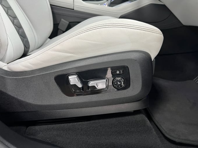 2025 BMW X5 M