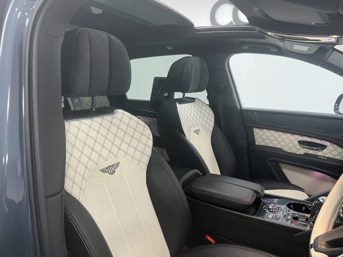 2025 Bentley Bentayga