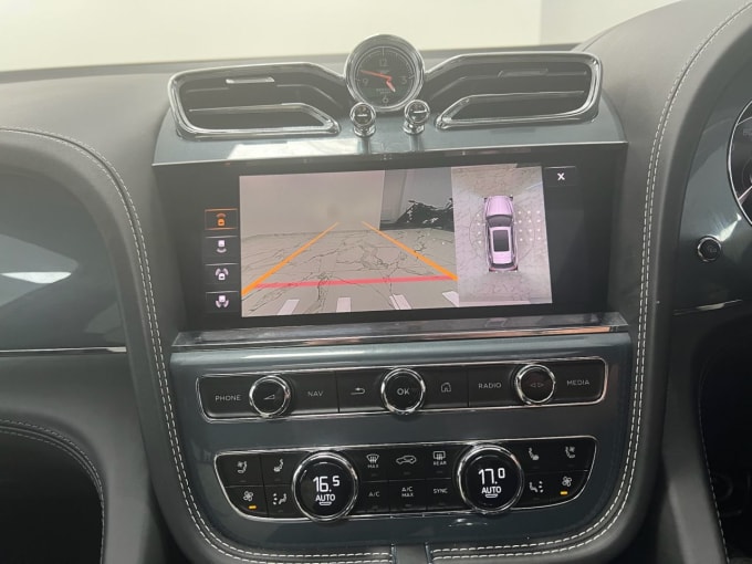 2025 Bentley Bentayga