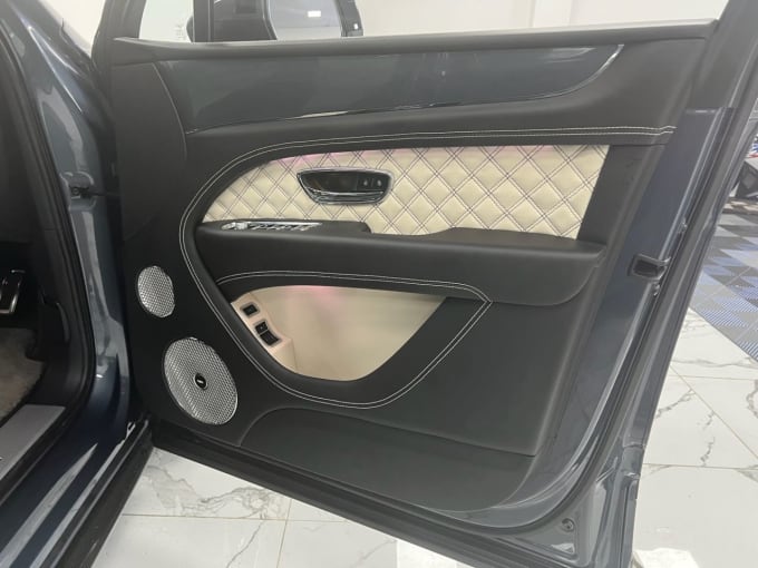 2025 Bentley Bentayga
