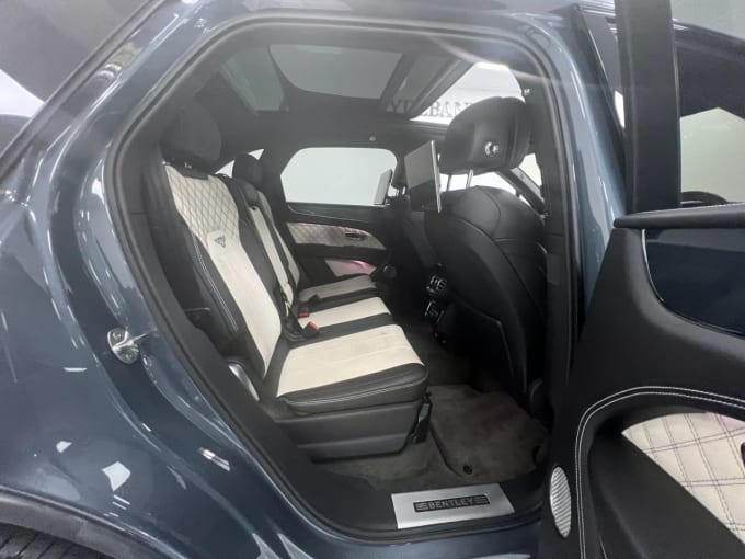 2025 Bentley Bentayga