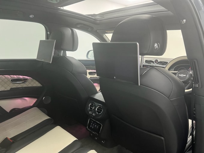 2025 Bentley Bentayga