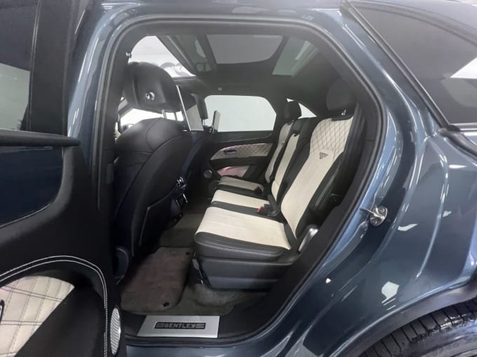 2025 Bentley Bentayga