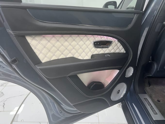 2025 Bentley Bentayga