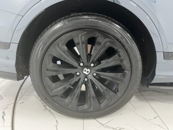 2025 Bentley Bentayga