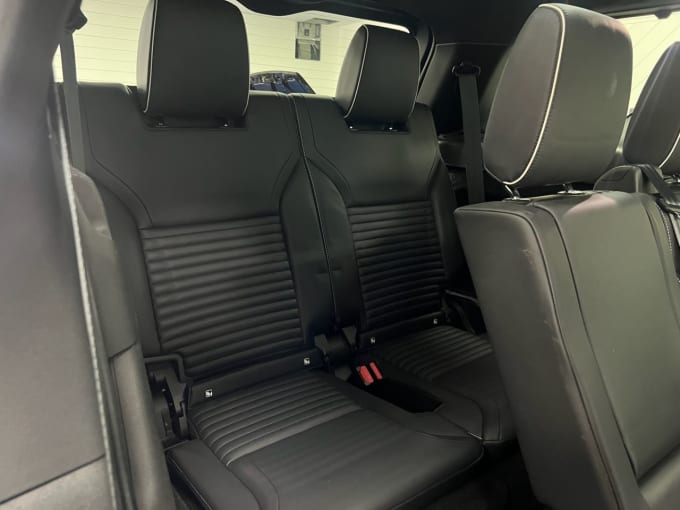 2025 Land Rover Discovery