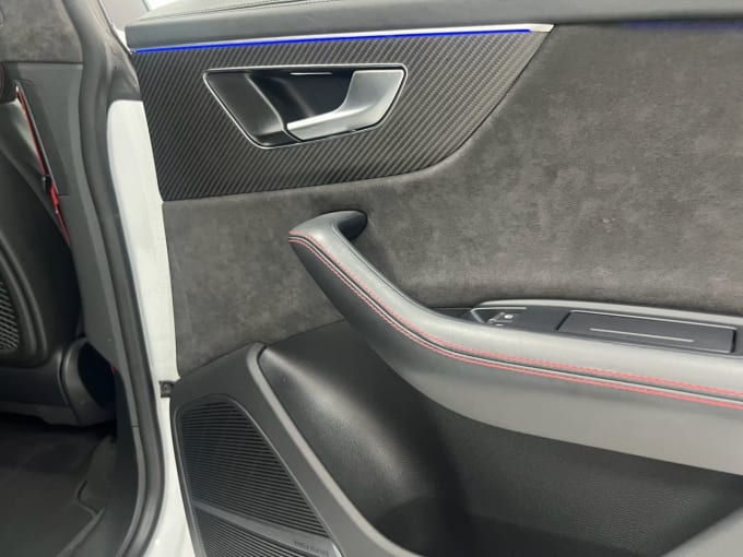 2025 Audi Rsq8