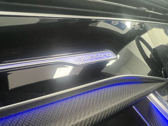 2025 Audi Rsq8