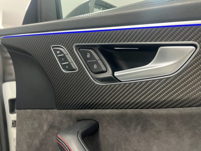 2025 Audi Rsq8
