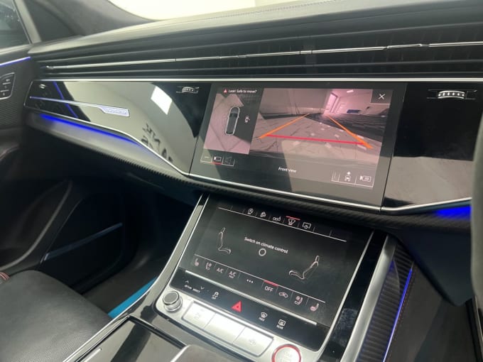 2025 Audi Rsq8