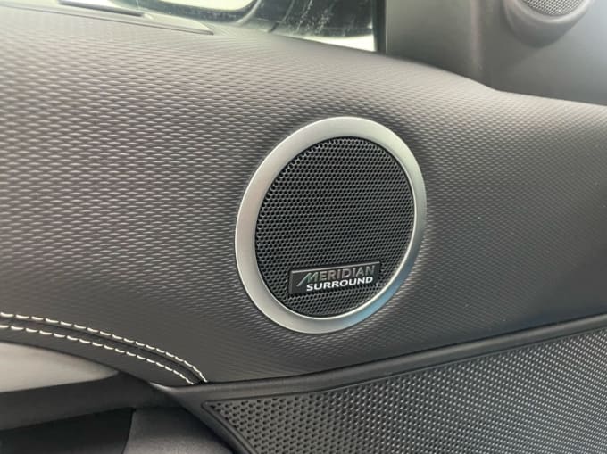 2025 Land Rover Discovery