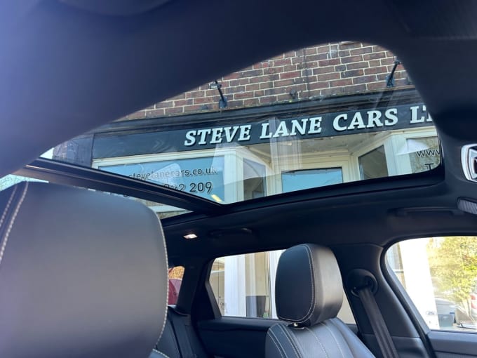 2025 Land Rover Range Rover Velar