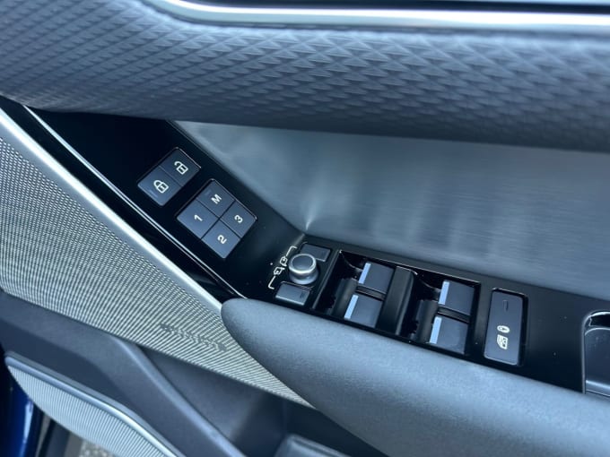 2025 Land Rover Range Rover Velar