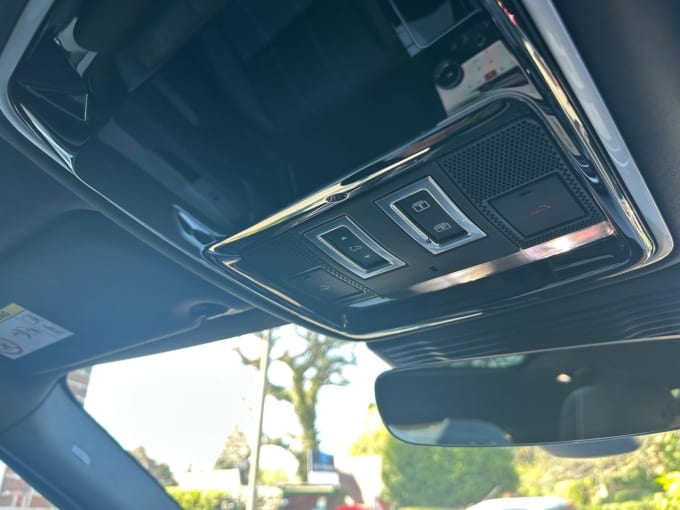 2025 Land Rover Range Rover Velar