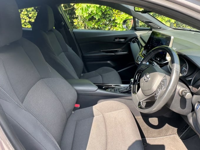 2025 Toyota C-hr