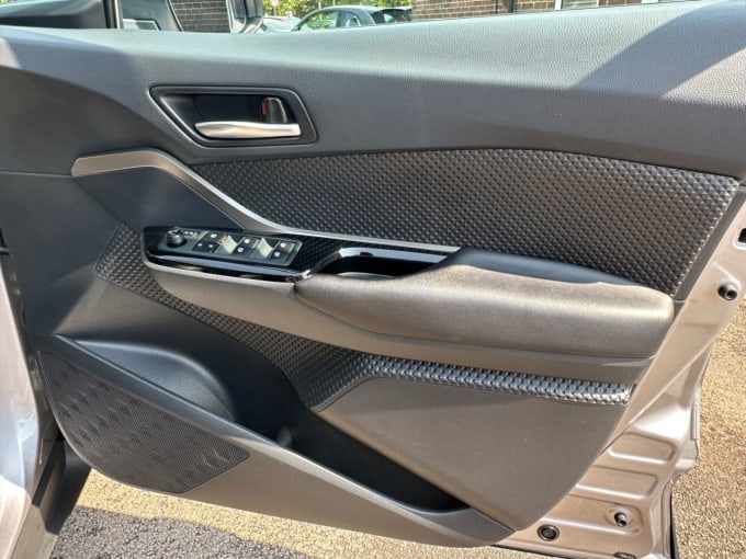2025 Toyota C-hr