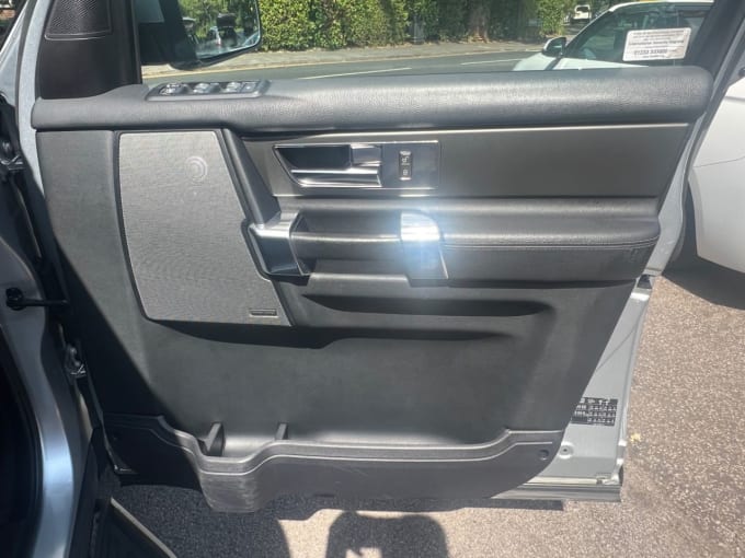 2025 Land Rover Discovery 4