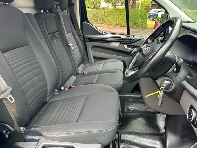 2025 Ford Transit Custom