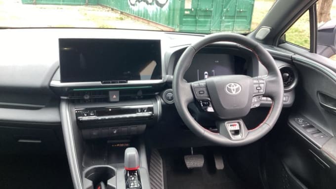 2024 Toyota C-hr