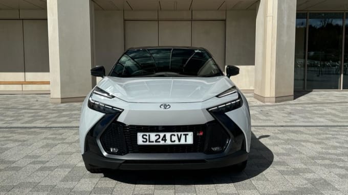 2024 Toyota C-hr