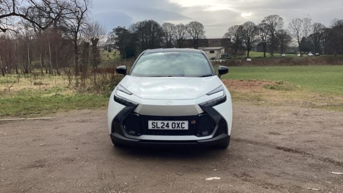 2024 Toyota C-hr