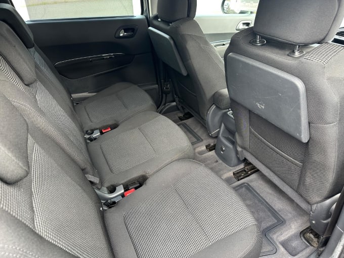 2010 Peugeot 5008