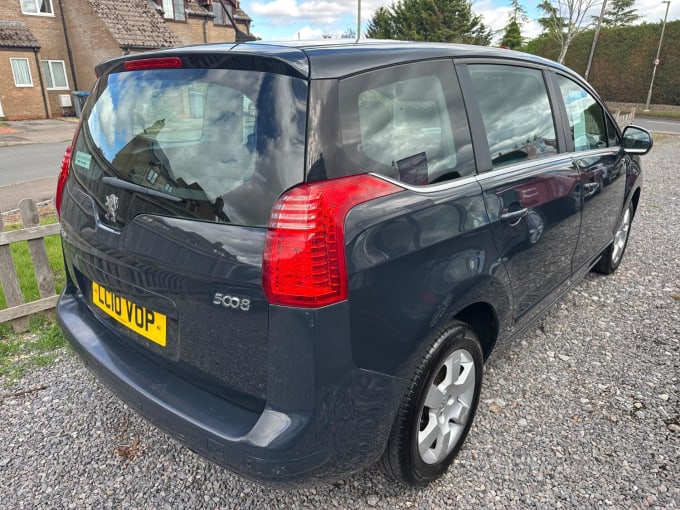 2010 Peugeot 5008