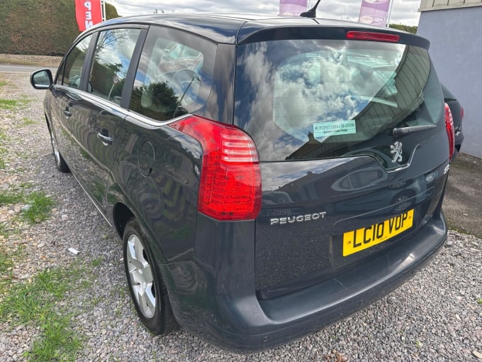 2010 Peugeot 5008