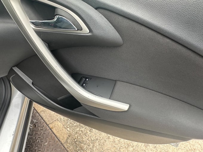 2012 Vauxhall Astra