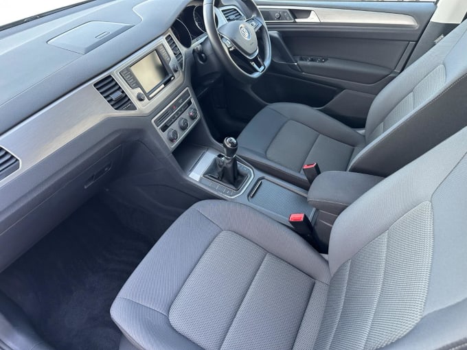 2016 Volkswagen Golf Sv