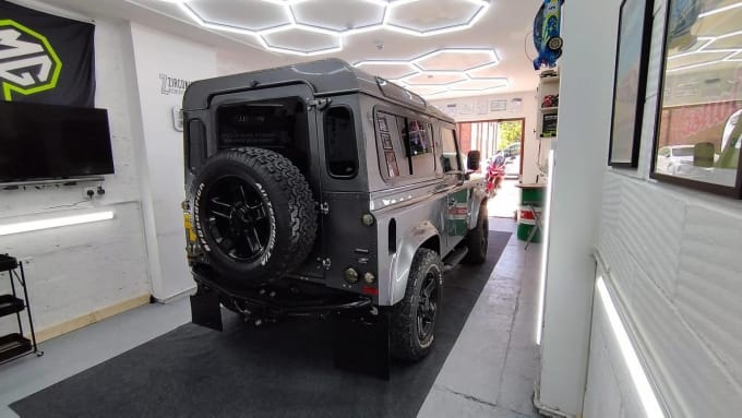 2014 Land Rover Defender 90