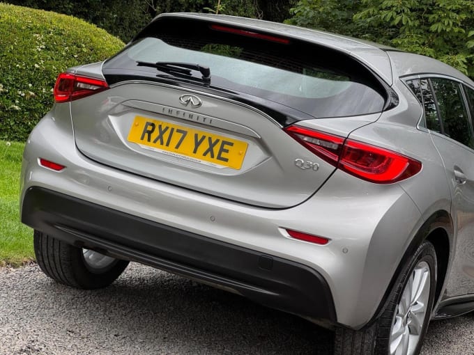 2017 Infiniti Q30