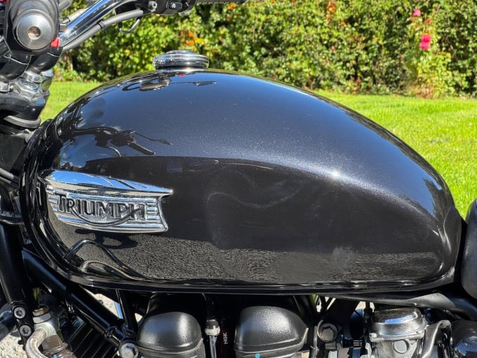 2011 Triumph Bonneville 865