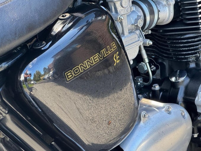 2011 Triumph Bonneville 865
