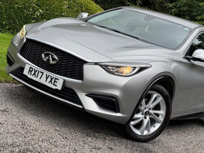 2017 Infiniti Q30