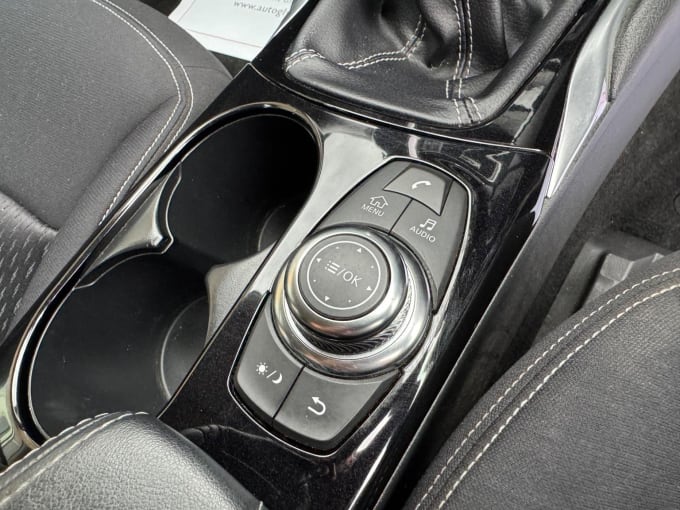 2017 Infiniti Q30