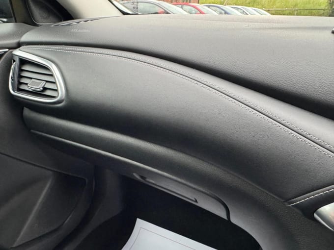 2017 Infiniti Q30