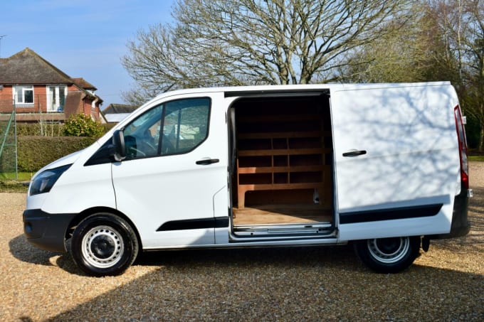 2025 Ford Transit Custom