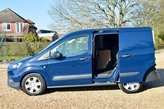 2025 Ford Transit Courier