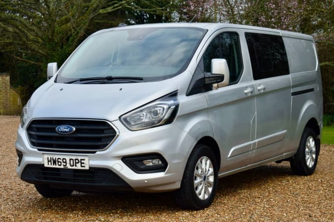 2025 Ford Transit Custom