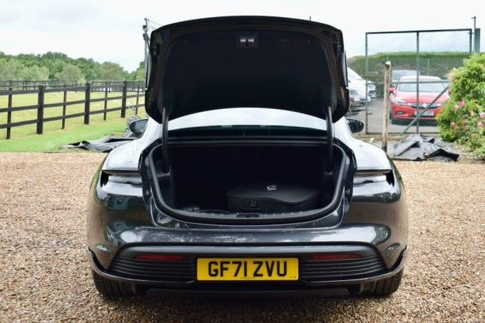 2025 Porsche Taycan