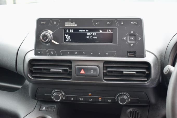 2025 Vauxhall Combo