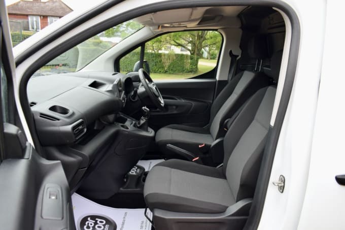 2025 Vauxhall Combo