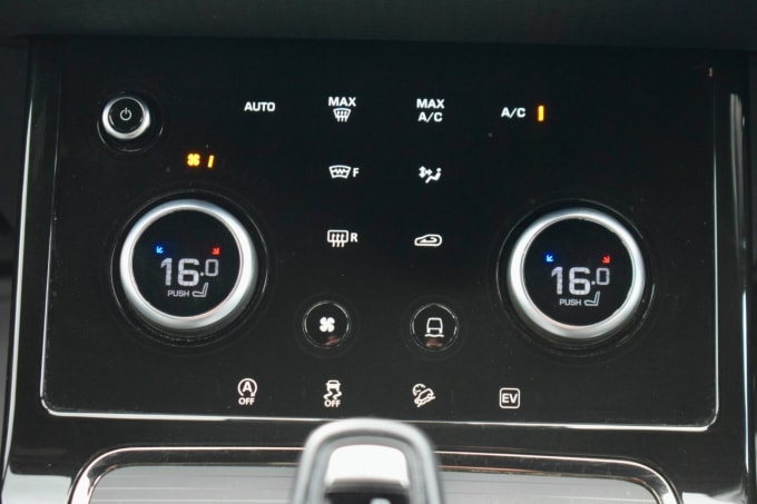 2025 Land Rover Range Rover Evoque