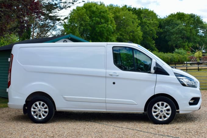 2025 Ford Transit Custom