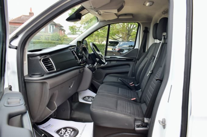 2025 Ford Transit Custom