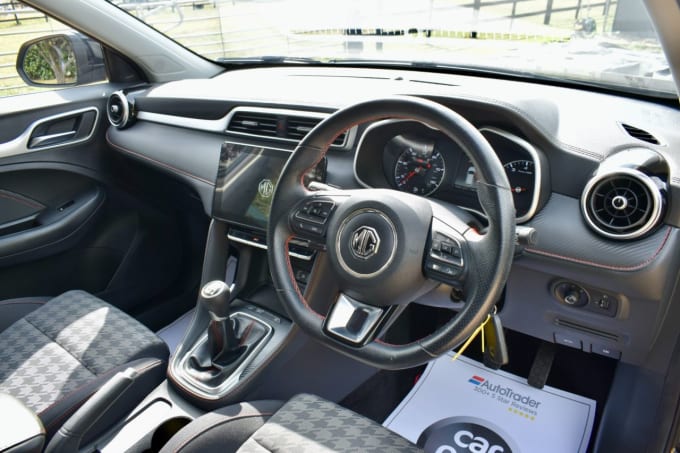 2025 Mg Mg Zs
